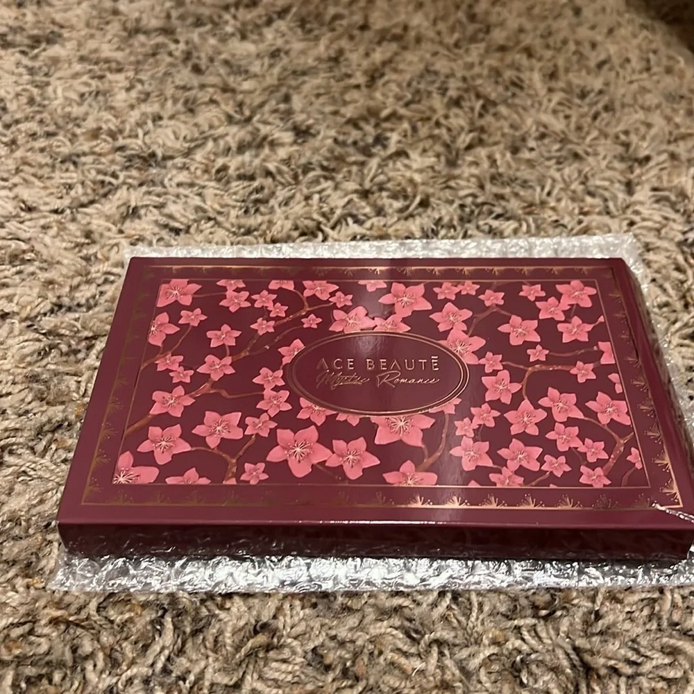 NIB Ace Beaute Mystic Romance Eyeshadow Palette 15 colors